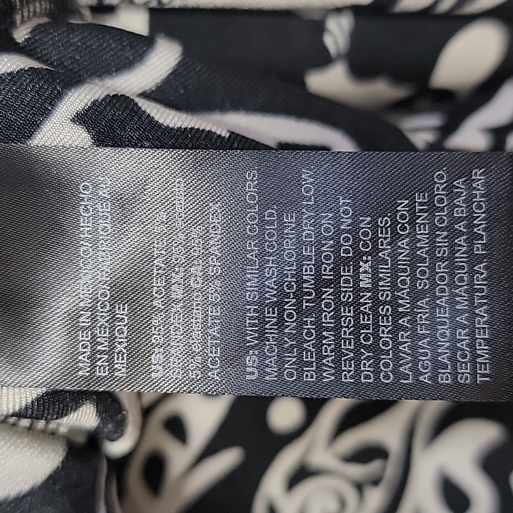 Chico's Black & White Swirl Print Tunic Soft Size 1 - Picture 4 of 8